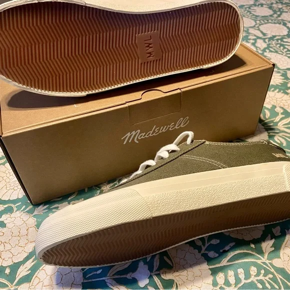 New with tags Madewell canvas low top sneakers in “kale” - Picture 5 of 6